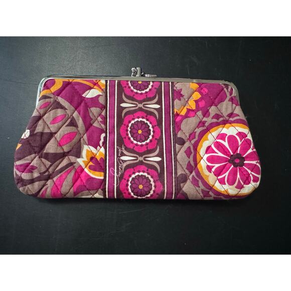 VERA BRADLEY " Carnaby" Floral Wallet Retired Pattern Kiss Snap Closure 2 New - Picture 4 of 5